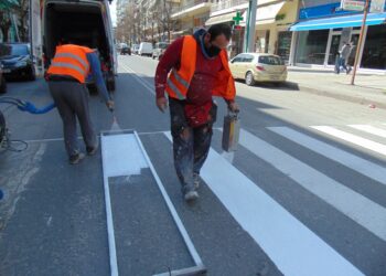 Δήμος Γρεβενών: Σε πλήρη εξέλιξη η ανανέωση των διαβάσεων πεζών στην πόλη των Γρεβενών