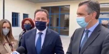 Στέλιος Πέτσας: “Αν υπάρχει η αίσθηση καχυποψίας στους πολίτες να ζητήσω συγνώμη που δεν έφτασε στα αυτιά τους η προσπάθεια που έγινε και να τους διαβεβαιώσω ότι θα είμαστε συνεχώς δίπλα τους”-VIDEO