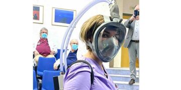 Ιατρική μάσκα υψηλής τεχνολογίας κατασκεύασε η εταιρεία ΒΙΟΤΟΧ με το ΑΠΘ – Πρώτη παρουσίαση της πατέντας και αξιέπαινη δωρεά στο Μποδοσάκειο της πρώτης μάσκας