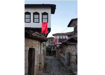 Το ιδιαίτερο έθιμο της Μεγάλης Πέμπτης στην Καστοριά