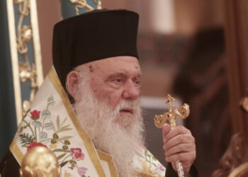 Αρχιεπίσκοπος Ιερώνυμος: Πρέπει να τρέξουμε να εμβολιαστούμε, όχι απλώς να πάμε