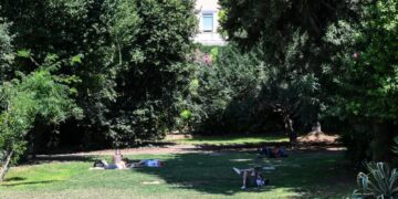 Καιρός σήμερα: Θερμοκρασίες στα ύψη, πού θα δούμε 25άρια το Σάββατο – Δείτε βίντεο, χάρτες