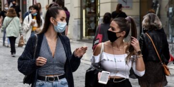 13033: Τέλος το SMS από τις 3 Μαΐου