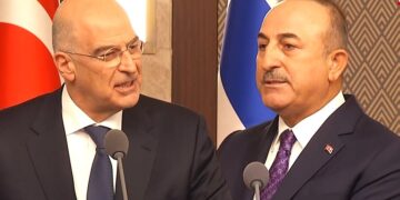 Ο Δένδιας απάντησε σκληρά στις τουρκικές προκλήσεις μπροστά στον Τσαβούσογλου