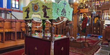 Ο περίτεχνα στολισμένος Επιτάφιος στον Ιερό Ναό Αγίου Μάρκου Βλάστης