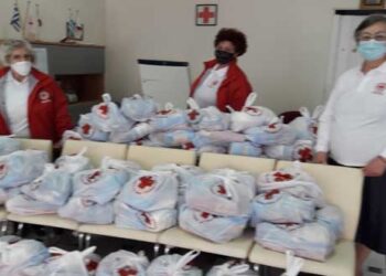 Δέματα αγάπης …από τον Ελληνικό Ερυθρό Σταυρό Πτολεμαΐδας !