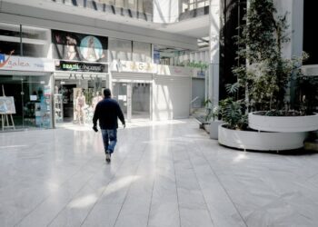 Lockdown: Αποφάσεις για κέντρα αισθητικής, εμπορικά κέντρα και φροντιστήρια