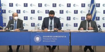 Χατζηδάκης: Υποχρεωτικά self test σε λιανεμπόριο, σούπερ μάρκετ, μεταφορές, κομμωτήρια, εστίαση