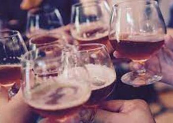 “Κορωνο-μάζωξη” με 11 άτομα σε κοινόχρηστο χώρο οικοδομής στην Κοζάνη! – Πρόστιμο 3.000 ευρώ πρόστιμο σε διοργανωτή