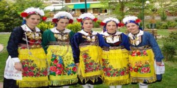 Το έθιμο των Λαζαρίνων της Αιανής- “Τσιντσιρό Γαϊτάνι» -του Στέλιου Μπούκου