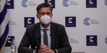 Σκέρτσος : Από τα μέσα Μαΐου μπορούμε να συζητήσουμε για οριστική άρση των μέτρων
