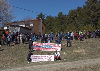 Πραγματοποιήθηκε η πεζοπορία διαμαρτυρίας για την ανεξέλεγκτη εγκατάσταση ανεμογεννητριών στο Βέρμιο