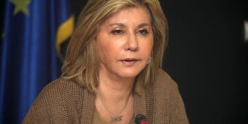 Ζέττα Μακρή : Πάμε για άνοιγμα σχολείων στις 12 Απριλίου – Στην ώρα τους οι Πανελλαδικές