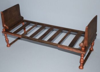 Εορδαία: Μοναδική κλίνη 2.100 ετών με τα σύμβολα του θεού Απόλλωνα