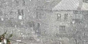 ΤΩΡΑ: Πυκνή χιονόπτωση στο Νυμφαίο