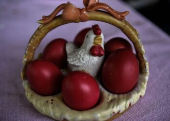 «Νεκρόδειπνα»: Ποιο είναι το έθιμο που αναβιώνει το Πάσχα στην Κοζάνη