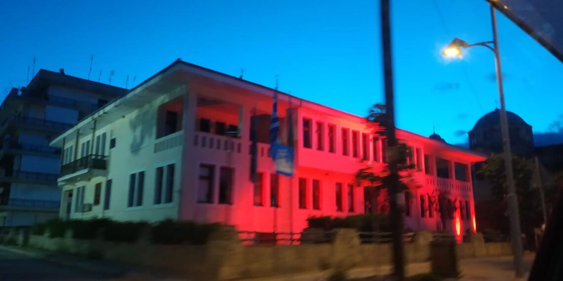 Δήμος Εορδαίας: Εκδήλωση μνήμης της Γενοκτονίας των Ελλήνων του Πόντου: Στα κόκκινα φωτίστηκε το Δημάρχείο