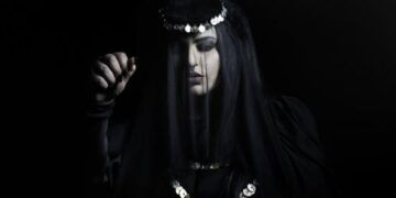 ENEMY OF REALITY: “Την Πατρίδα μ’ Έχασα” διασκευή σε παραδοσιακό τραγούδι και mini ντοκιμαντέρ για τα θύματα γενοκτονίας των Ποντίων (video)