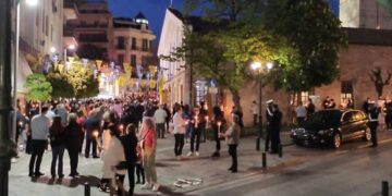 Χριστός Ανέστη!- Πλήθος πιστών στον Ι.Μ.Ν του Αγίου Νικολάου στην Κοζάνη