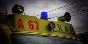 Δυστυχώς κατέληξε ο νεαρός που είχε πέσει από μπαλκόνι στη Φλώρινα και μεταφέρθηκε στο Μποδοσάκειο μετά από επιπλοκή κατά τη διακομιδή του για Θεσσαλονίκη