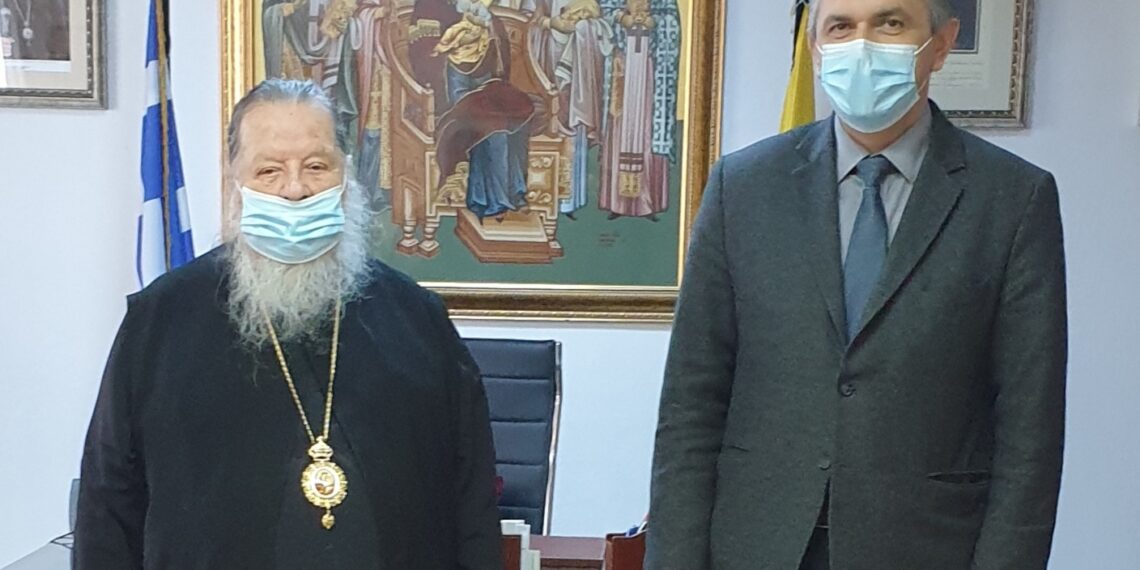 Συνάντηση Κασαπίδη-Μητροπολίτη Θεόκλητου – Υποστήριξη της Περιφέρειας στην ανακαίνιση των γραφείων της Μητρόπολης