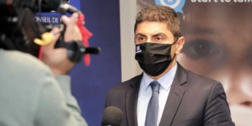 To Υφυπουργείο Αθλητισμού επισήμανε αρκετές φορές έως τώρα στη Super League 2 την ανάγκη αυστηρής τήρησης των πρωτοκόλλων και απευθύνθηκε αρμοδίως για τους αναγκαίους ελέγχους, καθότι στο πλαίσιο των αρμοδιοτήτων του δεν περιλαμβάνονται εντεταλμένοι ελεγκτικοί μηχανισμοί