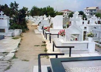 Απίστευτο περιστατικό στη Καβάλα: Άνοιξαν το φέρετρο και… έκλεψαν τον μακαρίτη