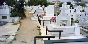 Απίστευτο περιστατικό στη Καβάλα: Άνοιξαν το φέρετρο και… έκλεψαν τον μακαρίτη