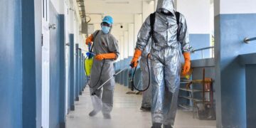 Τι προβλέπουν οι ειδικοί για την πανδημία το φθινόπωρο και τον χειμώνα – Θα έχουμε νέο κύμα;