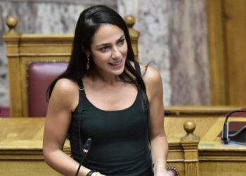 Μιχαηλίδου: Προτεραιότητα στον εμβολιασμό των εργαζομένων στους βρεφονηπιακούς σταθμούς, χωρίς τεστ τα παιδιά