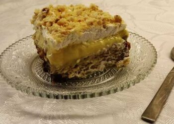 Εκμέκ με τσουρέκι και σπιτική αρωματική κρέμα