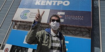 Κορωνοϊός: Ο στόχος για 5,5 εκατ. εμβολιασμούς μέχρι τέλη Μαΐου και οι σκέψεις για τοπικά lockdown