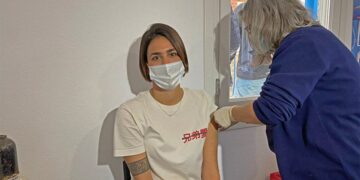 «Σπάνε» τα κοντέρ οι 40άρηδες: Πάνω από 100.000 έκλεισαν ραντεβού για εμβολιασμό, μέσα σε μια ημέρα