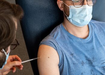 Tην Παρασκευή 21 Μαΐου ανοίγουν τα ραντεβού για τους 40 – 44 ετών με όλα εμβόλια