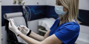 Λινού: Να ανοίξει η πλατφόρμα των εμβολίων και για τους κάτω των 30 ετών