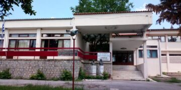 Βανδαλισμοί στο ΕΠΑΛ Σιάτιστας. Έσπασαν τζάμια και προκάλεσαν φθορές στο λέβητα