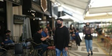 Από 15 Μαΐου το ωράριο στην εστίαση πάει μέχρι τις 12 το βράδυ -Τον Ιούνιο θα λειτουργήσουν ξανά οι εσωτερικοί χώροι