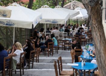 Lockdown: Τα επόμενα βήματα στη λειτουργία της εστίασης – Ποια μέτρα θα αρθούν και πότε