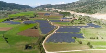 Συνεταιριστικό το μεγαλύτερο φωτοβολταϊκό πάρκο της Ελλάδας – Αφιέρωμα του “Ταχυδρόμου” στο μεγάλο εγχείρημα kiefer-Κεντεποζίδη που συμμετέχουν 500 Οικογένειες Αιτωλοακαρνάνων