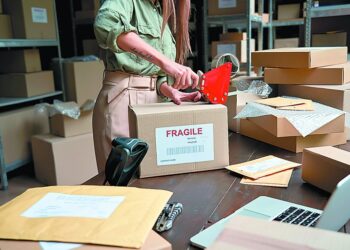 Ηλεκτρονικό εμπόριο: ΦΠΑ 24% στις e-αγορές από το εξωτερικό από την 1η Ιουλίου