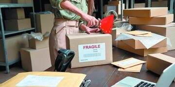 Ηλεκτρονικό εμπόριο: ΦΠΑ 24% στις e-αγορές από το εξωτερικό από την 1η Ιουλίου