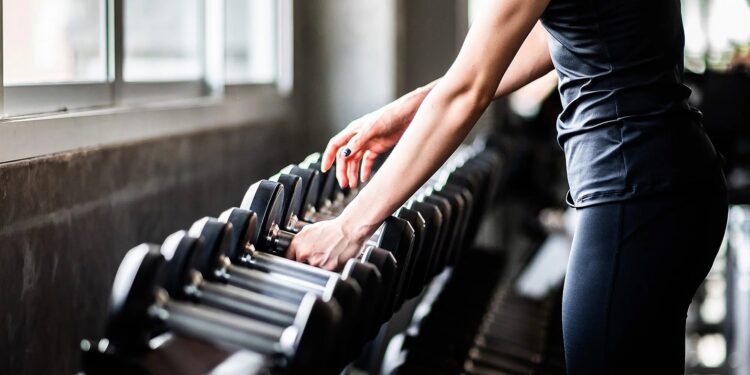 Ανοίγουν γυμναστήρια για εμβολιασμένους και δεξιώσεις γάμου -Πότε καταργούνται τα sms, πότε μπαίνει μουσική στην εστίαση