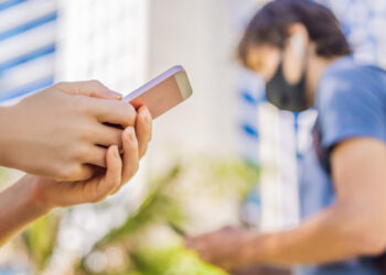 Εταιρείες κινητής τηλεφωνίας: Όλες οι αλλαγές στις χρεώσεις των συνδρομητών