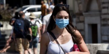 Γώγος: Πότε θα πετάξουμε τις μάσκες – Σε καθοδική πορεία τα κρούσματα