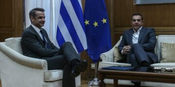 Έρευνα Opinion Poll: Κυριαρχία Μητσοτάκη έναντι Τσίπρα – Στο 17,4% η διαφορά της ΝΔ από τον ΣΥΡΙΖΑ