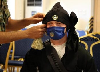 Μία φορά Εύζωνας, για πάντα Εύζωνας – Το pontosnews.gr στην Προεδρική Φρουρά συναντά δύο από τους Πόντιους Εύζωνες στο Μνημείο του Άγνωστου Στρατιώτη (video, photos)