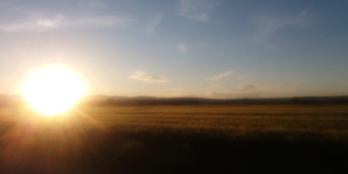 Όμορφο ηλιοβασίλεμα στη Βόρεια πλευρά της Πτολεμαΐδας ! (της Κούλας Πουλασιχίδου)