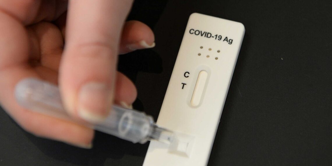 Self test: Δωρεάν από αύριο για όλους τους 18 έως 30 ετών