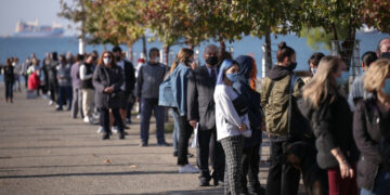 Νίκος Τζανάκης (καθηγητής Πνευμονολογίας): Είμαστε σε μια αποκλιμάκωση αυτή τη στιγμή