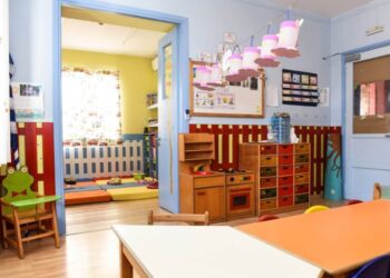 Πότε ανοίγουν βρεφονηπιακοί, κινηματογράφοι, θέατρα και κέντρα δεξιώσεων